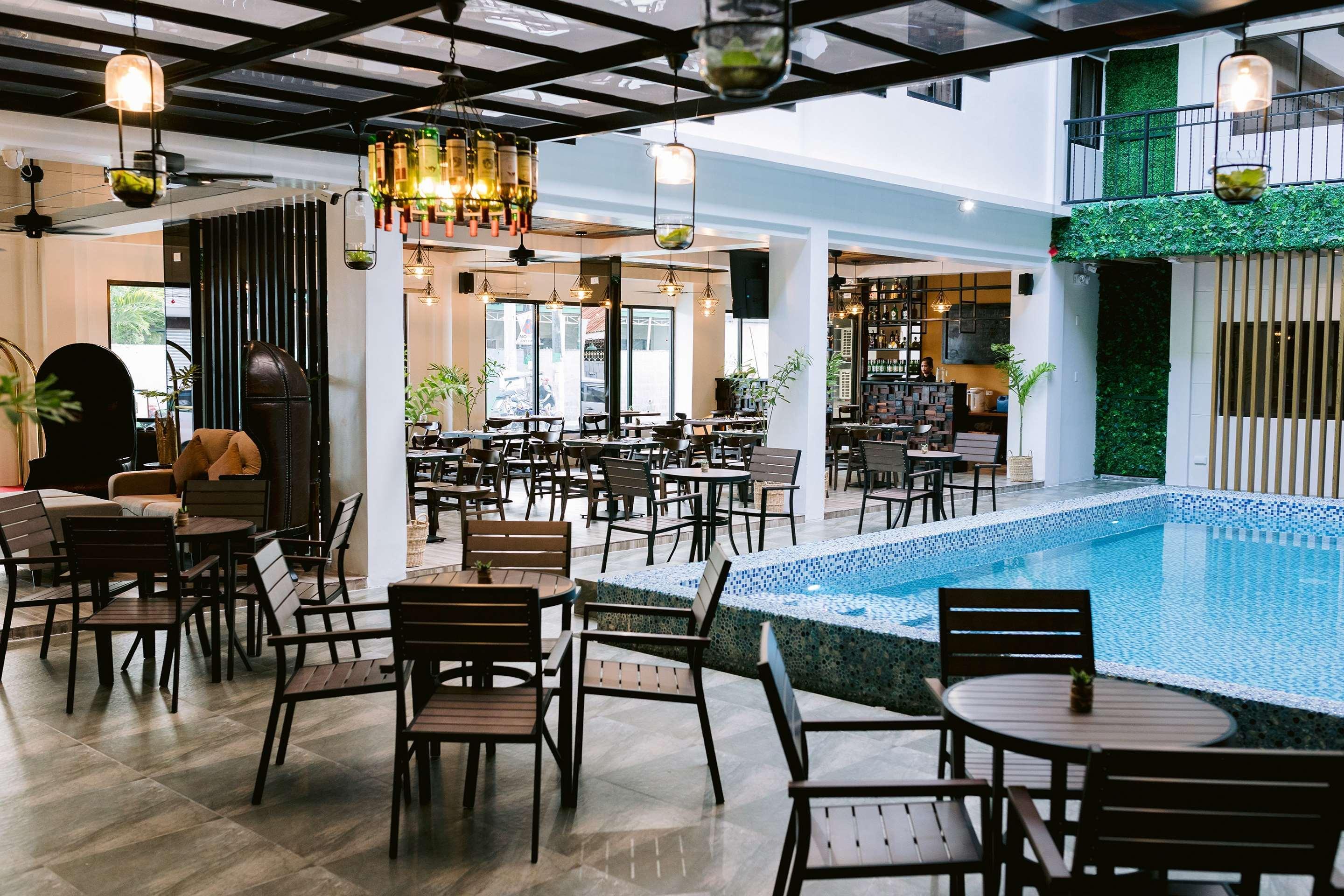 Surestay Plus Hotel By Best Western Ac Luxe Angeles City Exterior foto