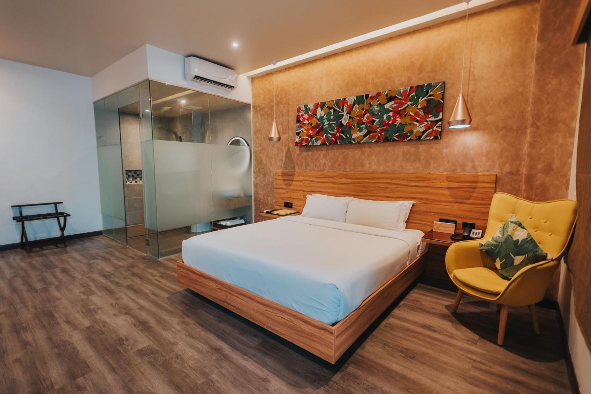 Surestay Plus Hotel By Best Western Ac Luxe Angeles City Exterior foto