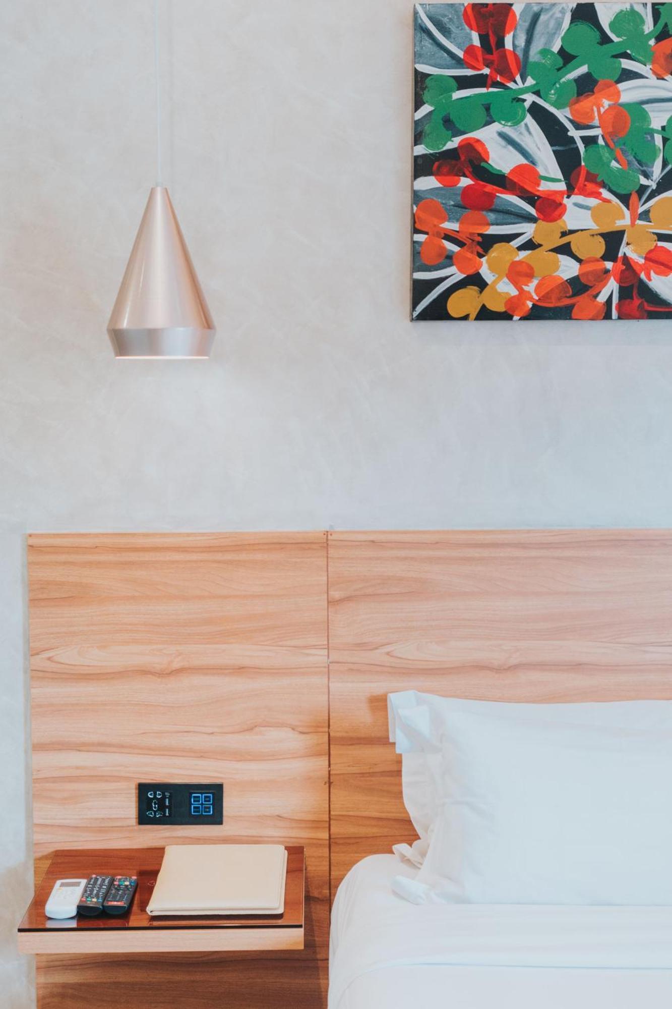 Surestay Plus Hotel By Best Western Ac Luxe Angeles City Exterior foto
